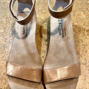 Naot Women's Tan Sandals